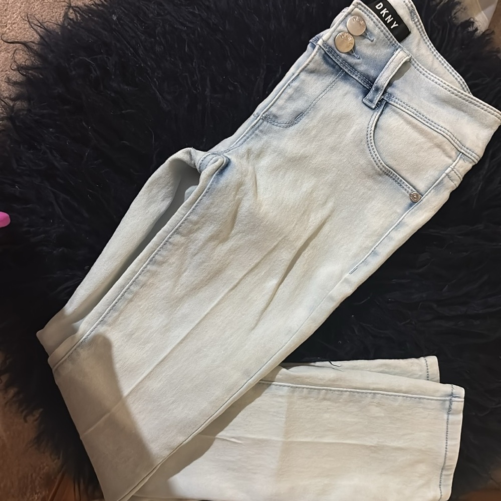 DKNY Women's Straight Leg Jeans in Light Blue